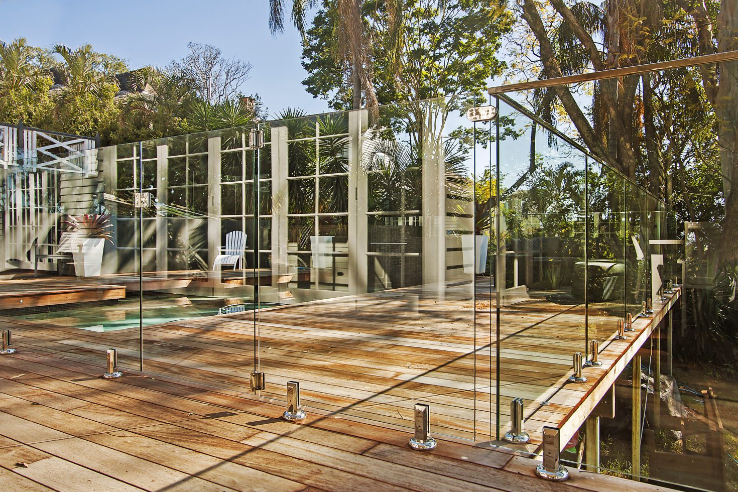 Glass Pool Fencing in St Lucia Queensland 6