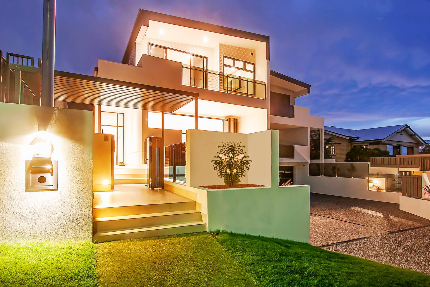 Glass Pool Balustrades in Balmoral Queensland